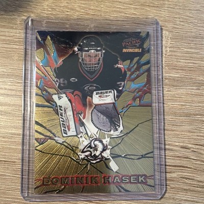 Pacific 1997-98 Invincible Featured Performers Dominik Hasek Sabres NHL #4