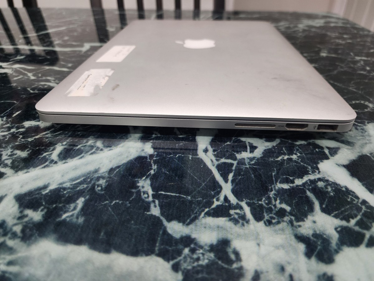 Apple Macbook Pro Core i5 2.6GHz 13in Retina 512GB A1502 Late 2013