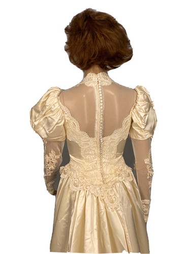 Women's Long sleeve satin/lace Wedding Dress Bridal Gown Size US0-2 - Picture 12 of 12