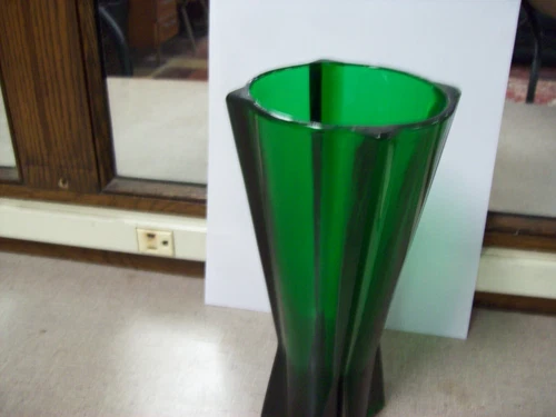 Vintage 1960's Anchor Hocking Emerald Green Rocket Vase MCM art deco Atomic 9"