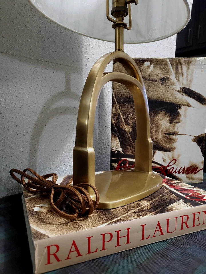 Настольная лампа Ralph Lauren Home Collection Equestrain Westbury с льняным абажуром - Изображение 3 из 4