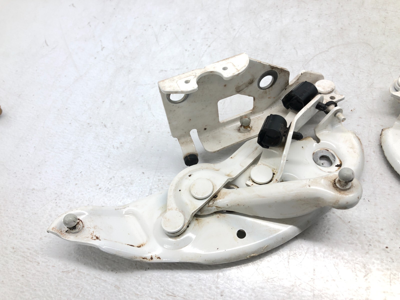 2006-2018 BENTLEY FLYING SPUR FRONT LEFT RIGHT HOOD BONNET HINGES LA9B / B7B7 .