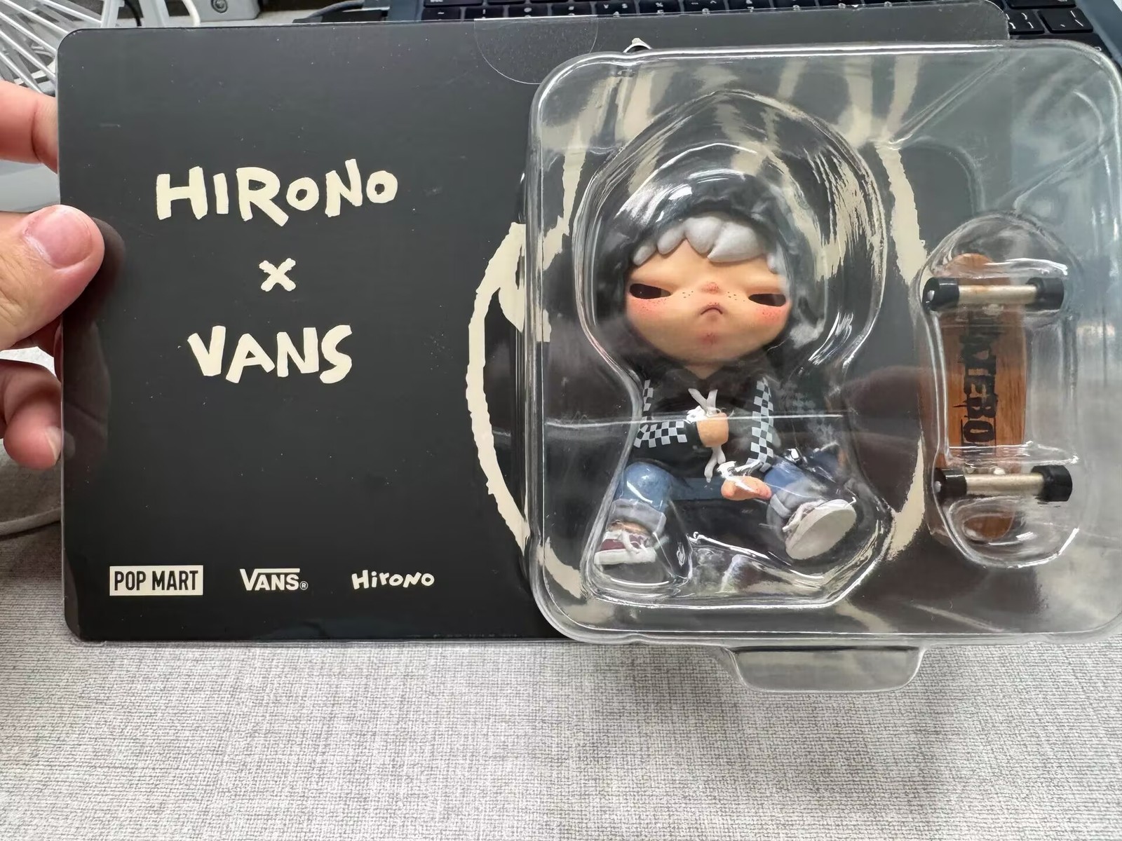 AUTHENTIC HIRONO × VANS LIMITED EDITION FIGURES TOYS DESIGNER HOT