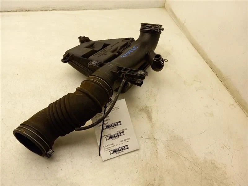 2009 TOYOTA TACOMA 2.7L 4CYL AIR CLEANER RESONATOR TUBE ASSEMBLY  - Image 2 of 4