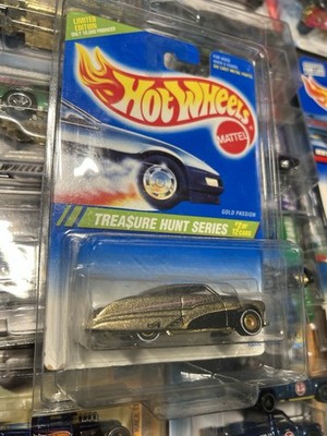 Hot Wheels 1995 Treasure Hunt Gold Passion SHIPS W/PROTECTOR (Crease)