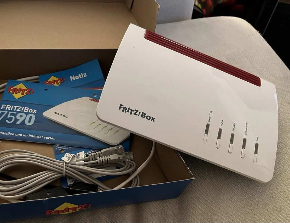 AVM FRITZ!Box 7590 WLAN Router mit Modem - Weiß (20002784)