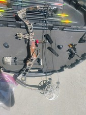 Matthews Switchback XT RH Compound Bow with Case and Other Accessories