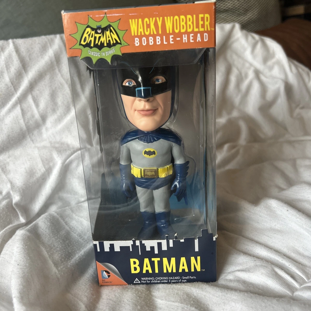 Preços baixos em Mesa colecionáveis do Batman Wacky Wobblers e