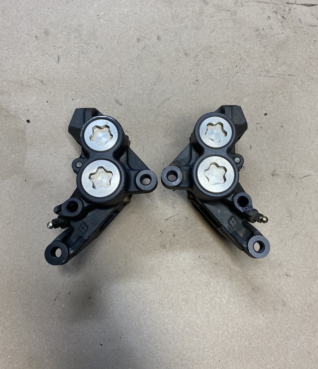 パーツ Yamaha Fz1 2006-2014 original calipers パーツ Yamaha Fz1 2006-2014 original calipers 06-15 Yamaha
