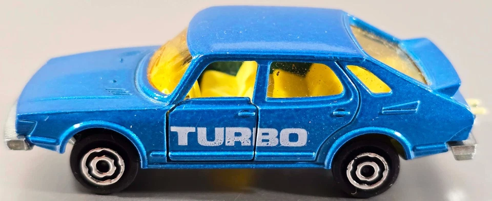 De colección Majorette Saab 900 Turbo / #284 / Azul / Paquete abierto / Hecho en Francia Foto 3 de 4