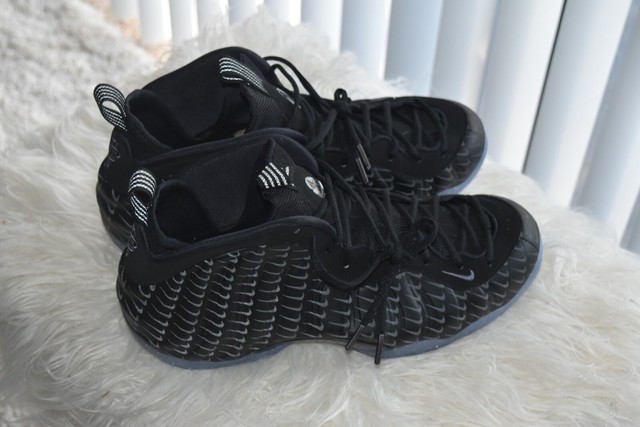 all black foamposites size 12
