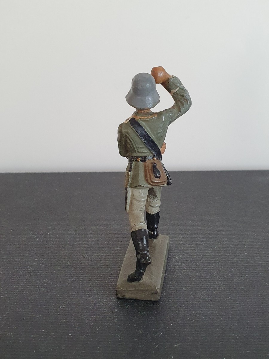 LINEOL ELASTOLIN Soldat Infanterie Porteur De Fanion 7cm Seconde Guerre