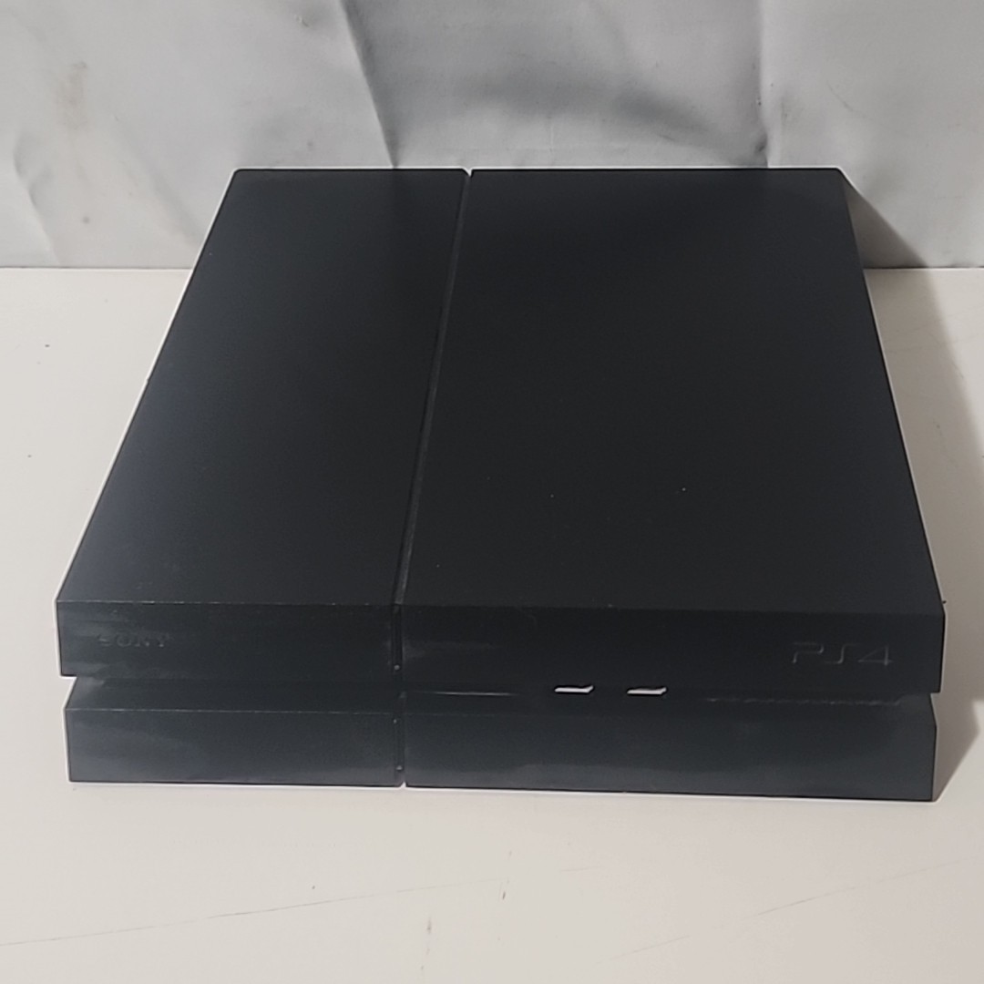 Sony PlayStation 4 (CUH-1215A) 500GB Black Used