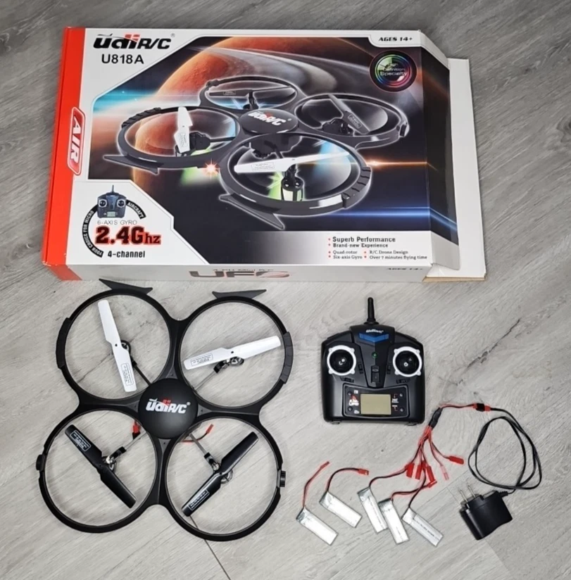Drone UDI R/C Quad Copter | Video HD | 2.4Ghz | 5 baterías | Completo en caja Foto 2 de 4