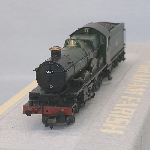 Graham Farish, Castle Class 5070,"Sir Daniel Gooch" BR grün, L/Wappen, Katze 372-032 | Condition: New: Other (See Details)
