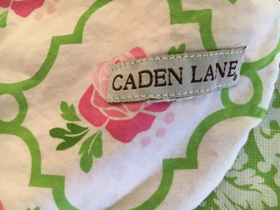 Babero de bebé Caden Lane rosa rosa Foto 2 de 4