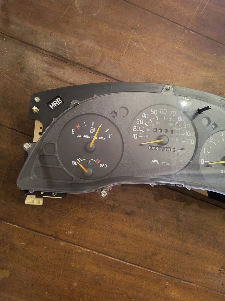 Cuadro de instrumentos velocímetro Chevy Monte Carlo 1999 114863 millas Foto 3 de 4
