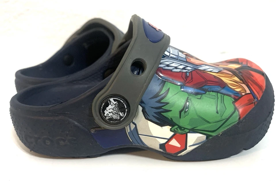 Zapatos zuecos CROCS Iconic Comfort para niños 6-8 sin cordones Marvel Avengers Foto 4 de 4