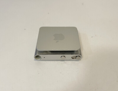 Apple iPod shuffle 4th Generation Silver (2 GB) Works Great