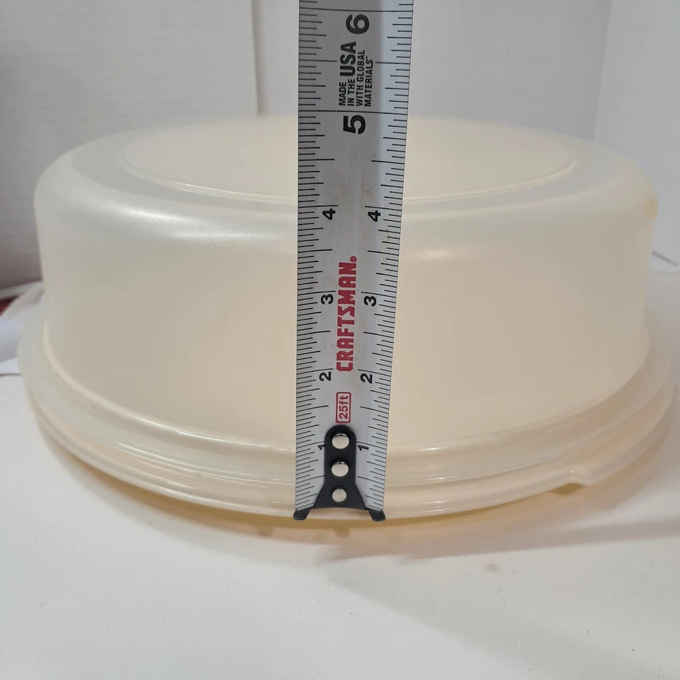 Vintage Rubbermaid Servin' Saver Cake Keeper Container Almond Round serving 0093 - Image 4 of 4
