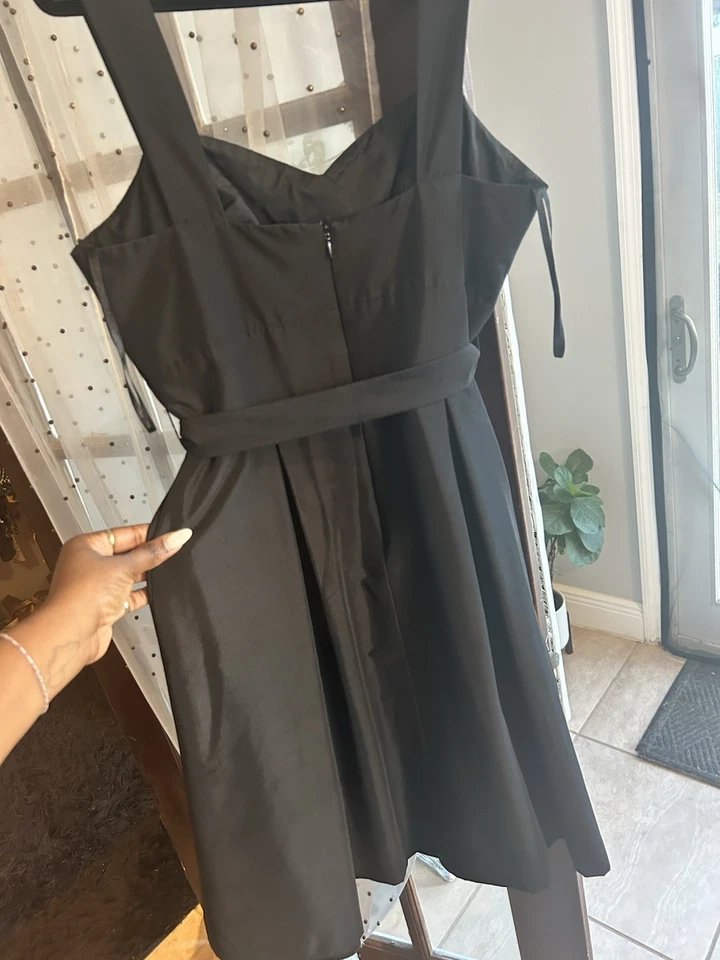 White House Black Market 黑色修身喇叭裙绑带褶 12 码 — 第 2/4 张图片