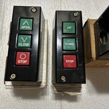 ZESTAW 3 elementów elektrycznych, 2 przełączniki otwierane/zamknięte w górę/dół, 1 blok distrowy Burnet