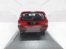 1/43  Minichamps Volvo V70 Red 150246