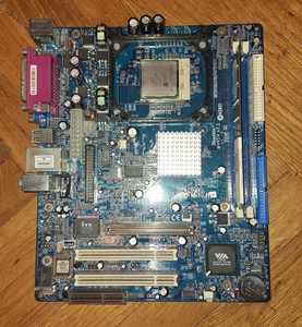 Shuttle MV43V v7.3 PC motherboard Intel Celeron 2.4Ghz + 256MB RAM