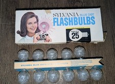 Vintage Sylvania Blue Dot Press 25 Photo Flash Bulbs Box of 11 Indoor Or Outdoor