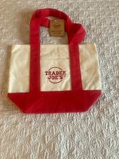 Trader Joe’s Mini Canvas Reusable Tote Bag Red HOLIDAY MINT COND. WITH TAG WOW