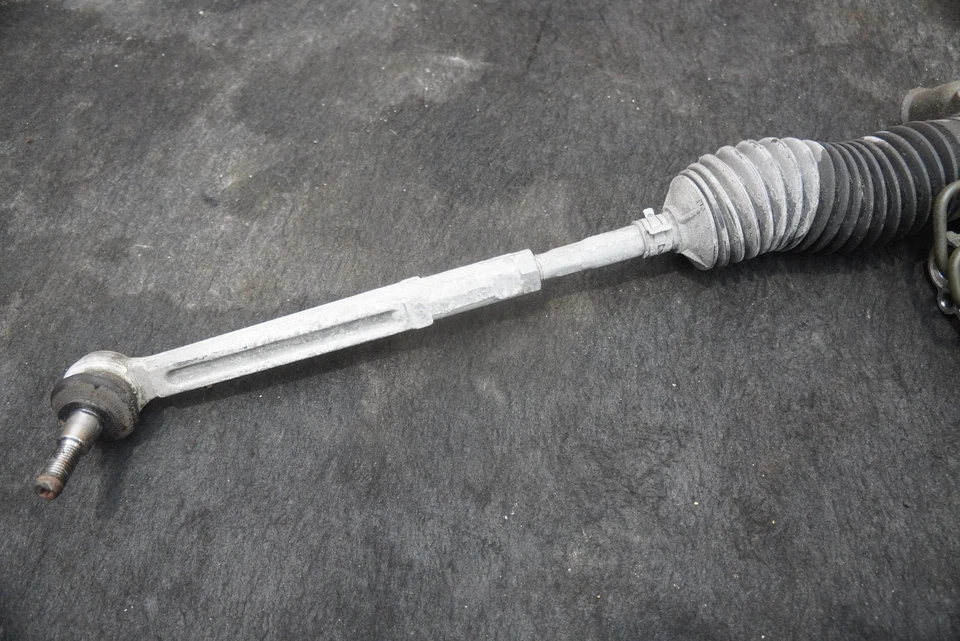 Portaequipajes y piñón de dirección 99734701108 OEM Porsche 911 997 2005-2013 Foto 2 de 4