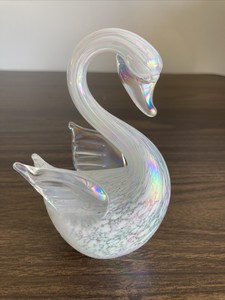 Elegant Swan Irridescent Blown Glass Art Glass White & Clear 5” x 3.5” Heavy