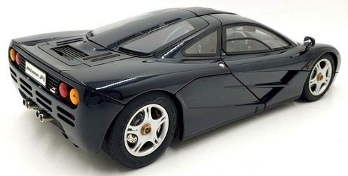 Minichamps 1/12 Scale Diecast 530 133128 - McLaren F1 Roadcar - Met Dk Blue - Picture 2 of 6