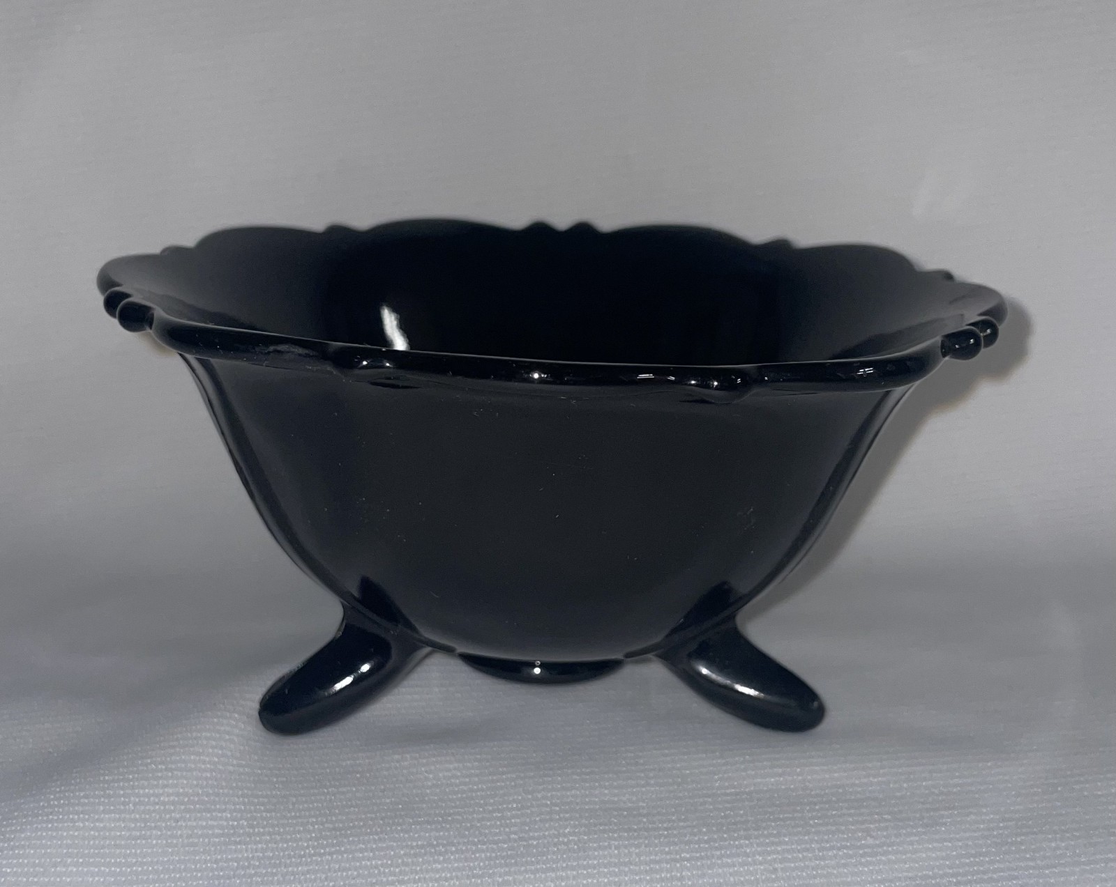 LE SMITH Mt Pleasant Black Amethyst Glass 3 Footed Candy Dish Bowl 3