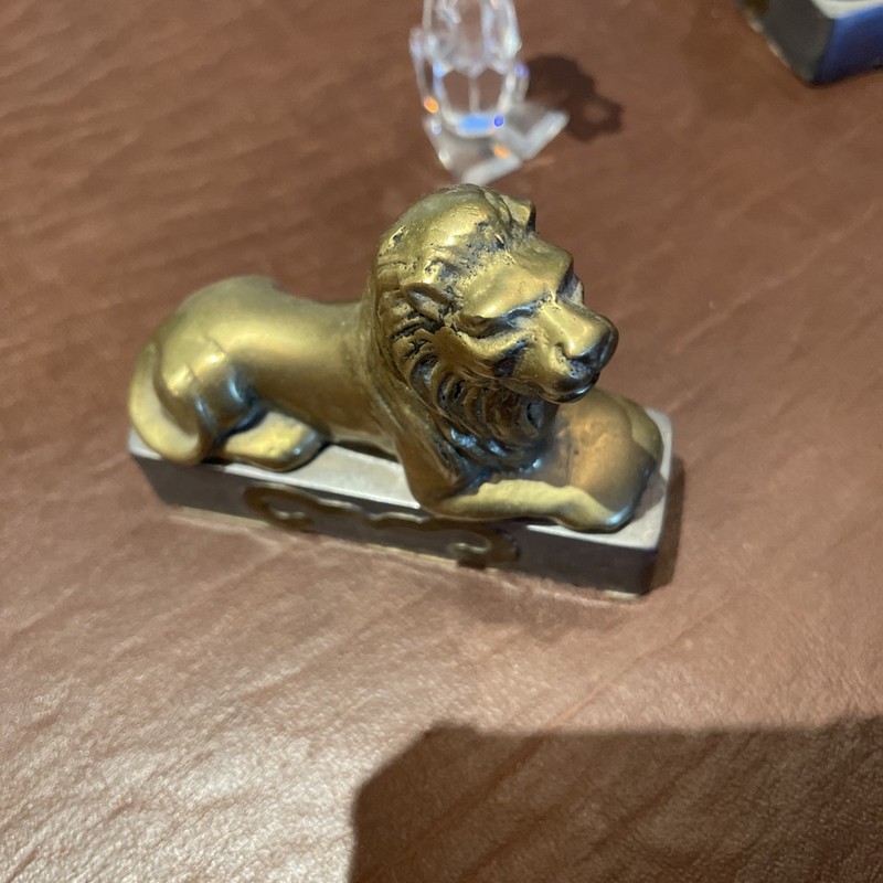 lion figurine vintage