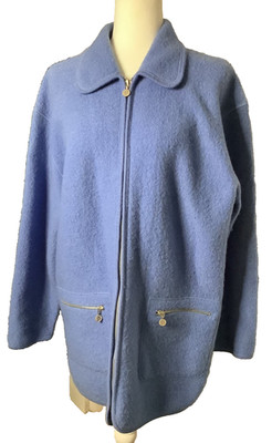 Bernardo 100% wool coat/ size small but fits like M/ made in Hong Kong.