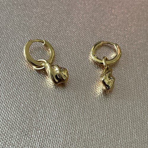 Savi Ridge Droplet Charm Earrings Missoma
