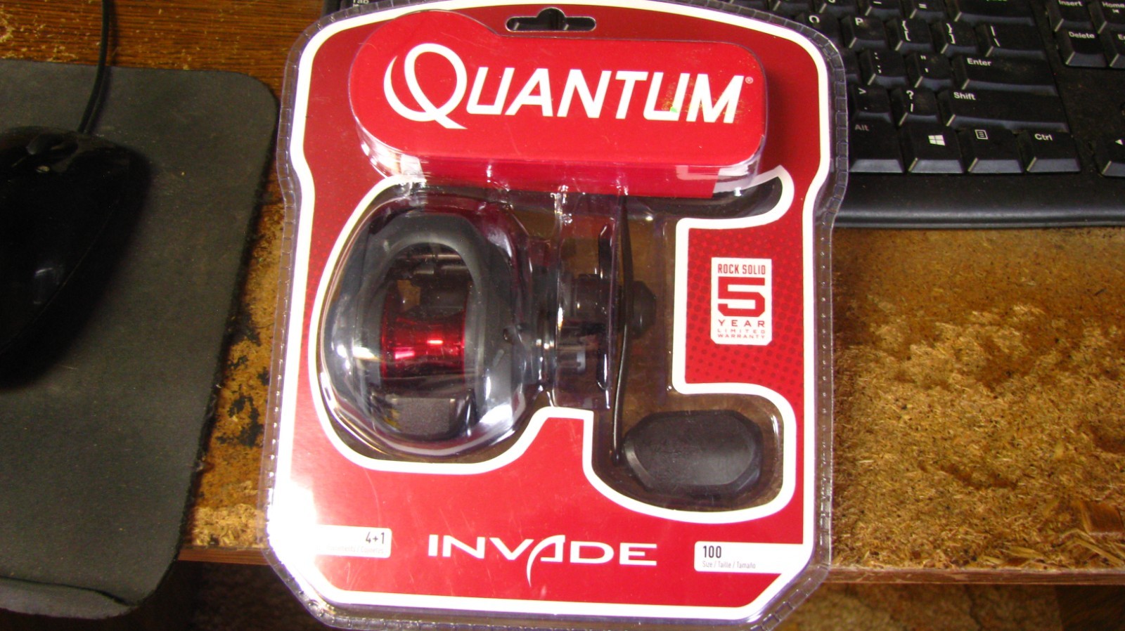 Quantum baitcast reel, "Invade", RH, 5 bearings, 6.1/1, free
