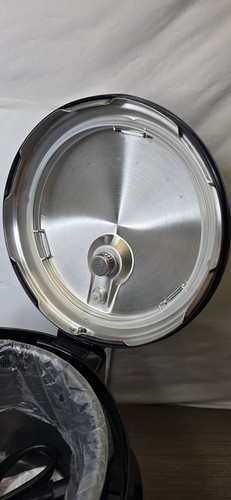 NUOVA Pentola a Pressione Elettrica Chefman 6 QT 9 in 1 con Libro di Cooking - Foto 7 di 15