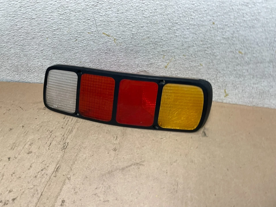 Lente de luz trasera izquierda para conductor izquierdo Porsche 928 1978 a 1986 OEM Q4857 DG Foto 2 de 4