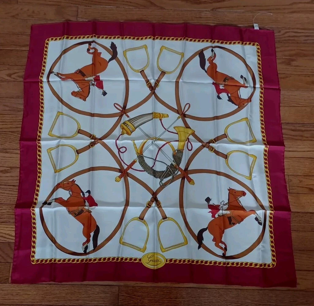 Foulard vintage Gucci Racing Horse Jockeys bordure rouge soie 33