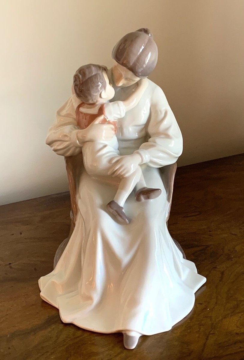 希少品 Bing & Grøndahl 母と子（作品番号1642）工芸品置物 Bing and Grondahl Figurine Mother with Child no. 1552 | eBay