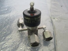 Fujikin 316L-P Diaphragm Valve AQ2GF000 422648 Swagelok 6LVV-P 1/4" VCR, 452081