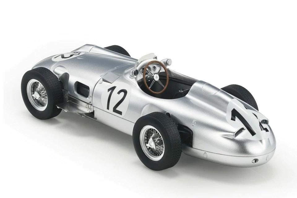 Réplicas GP - 1:18 Mercedes-Benz W196 rueda abierta 1955 GP de Gran Bretaña #12 Stirling... Foto 2 de 4
