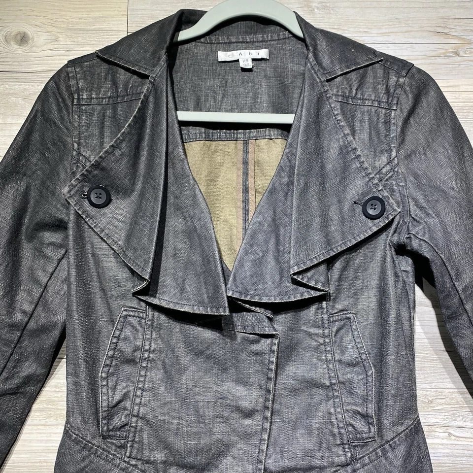 Chaqueta Cabi 901 Lino Encerado Talla XS Gris Corta Moto Volantes Ajustada Y2K Preppy Foto 2 de 4
