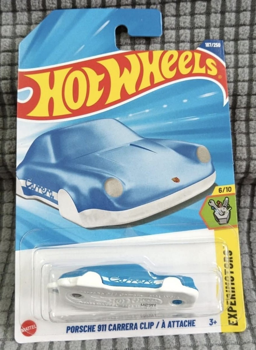 Hot Wheels 2025 Case Q PORSCHE 911 CARRERA CLIP / A ATTACHE with