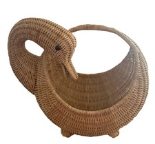 VTG Goose Swan Duck Wicker Basket Folk Art Farm House Cottage Core Boho MCM 14"