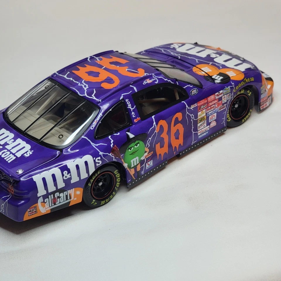 New 1:24 ACTION 2000 #36 M&M'S HALLOWEEN SPECIAL PONTIAC GRAND PRIX KEN SCHRADER - Image 3 of 4