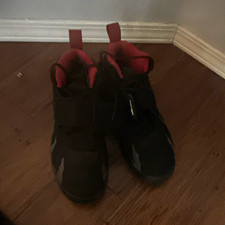 Nike Mens Deion Sanders shoes Pre-Owned Excel...