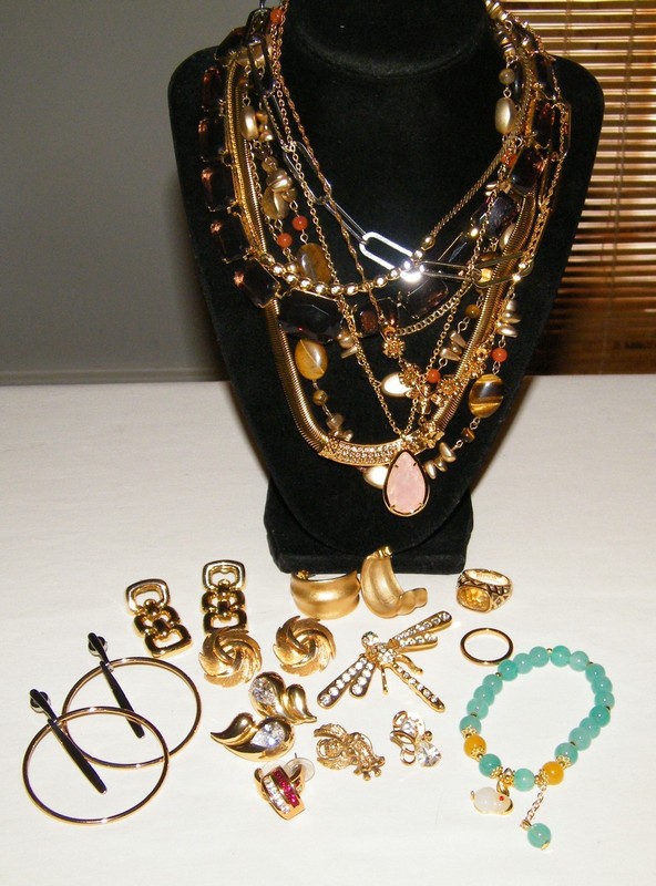 Vintage 20Pc FASHION JEWELRY LOT~MANY DESIGNER Trifari-Roman-Citation-S Steel